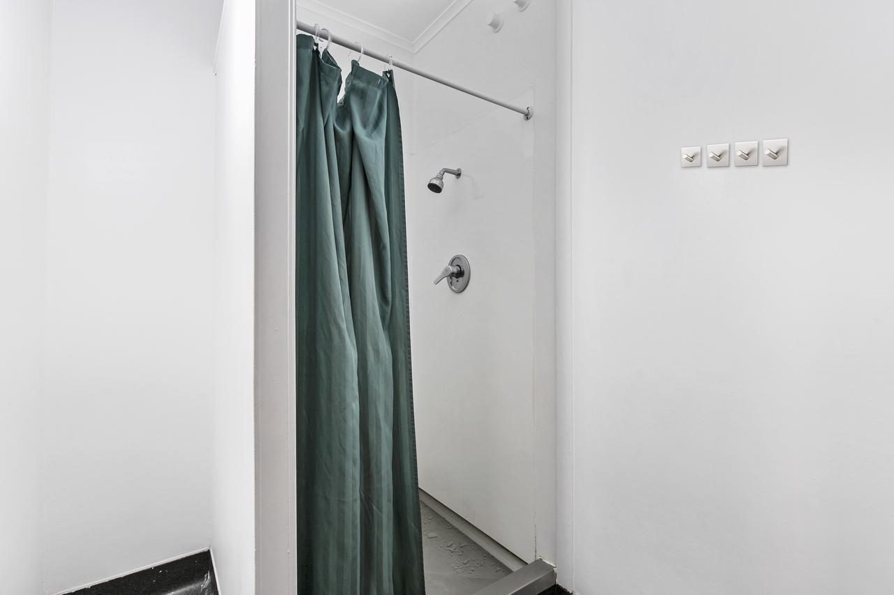 Queen Street Backpackers Окленд Экстерьер фото