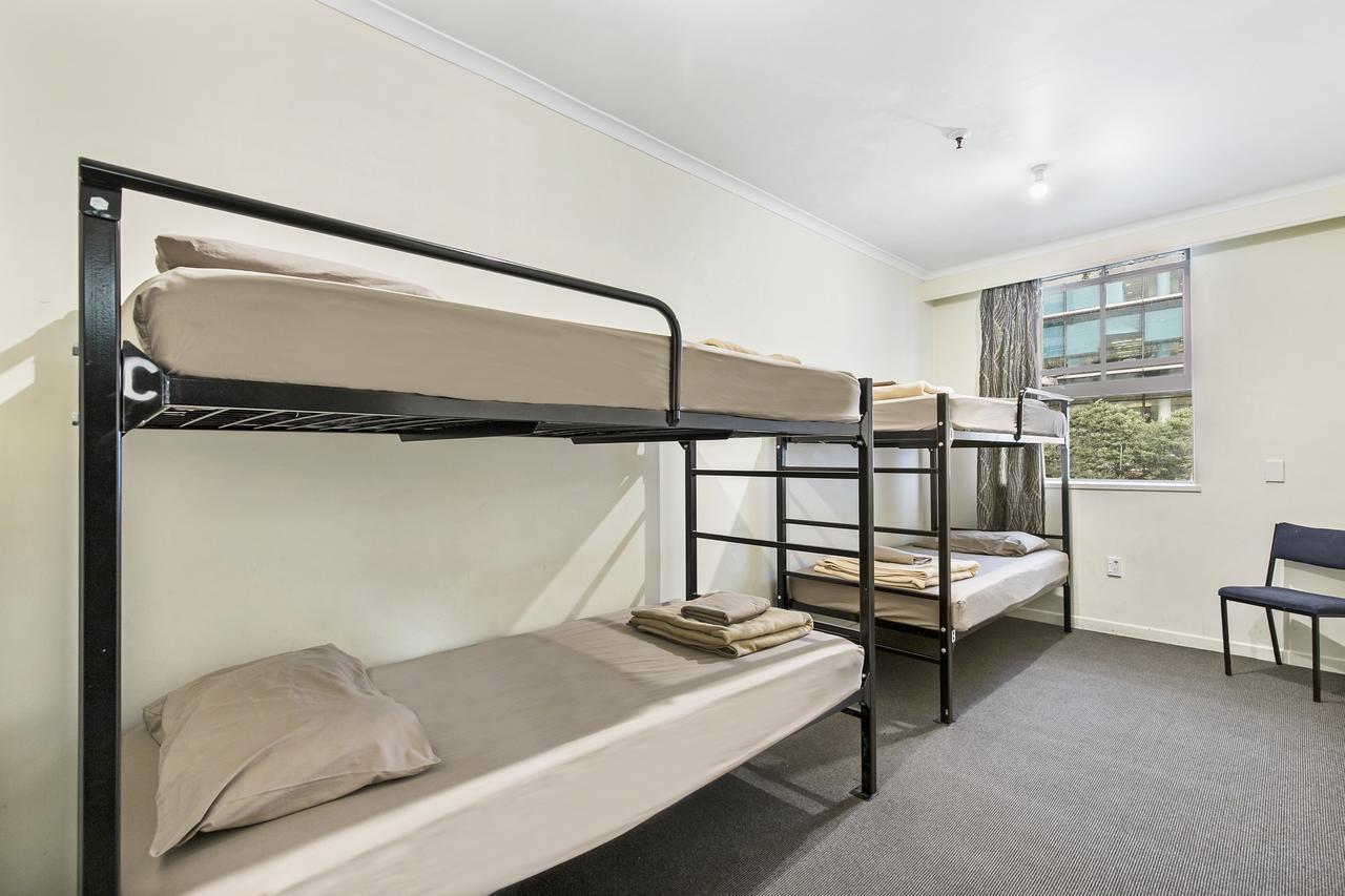 Queen Street Backpackers Окленд Экстерьер фото