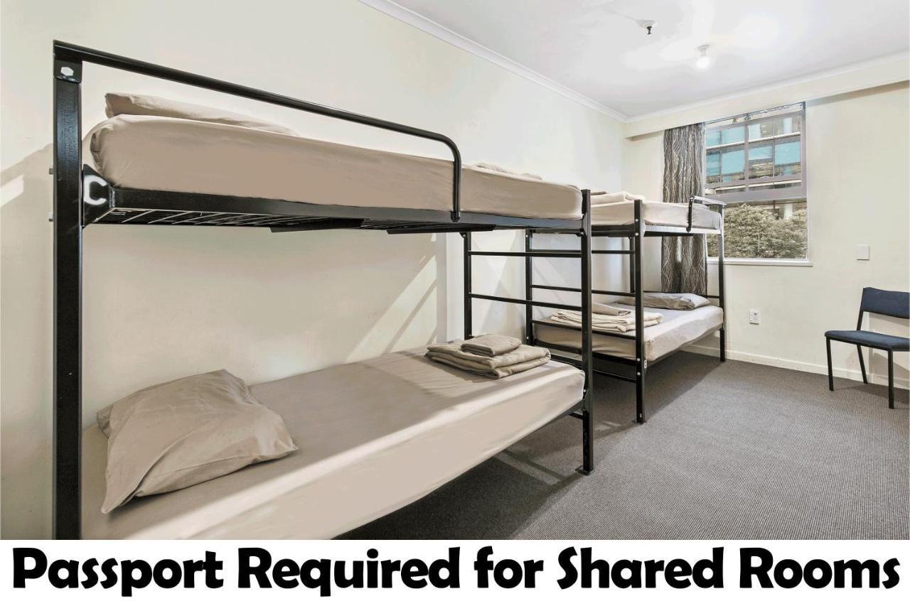Queen Street Backpackers Окленд Экстерьер фото